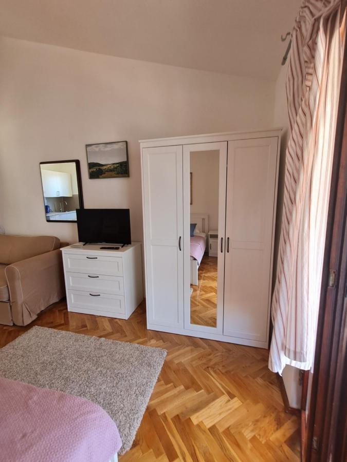 Apartments Apartmani Pintar Mimice Exterior photo