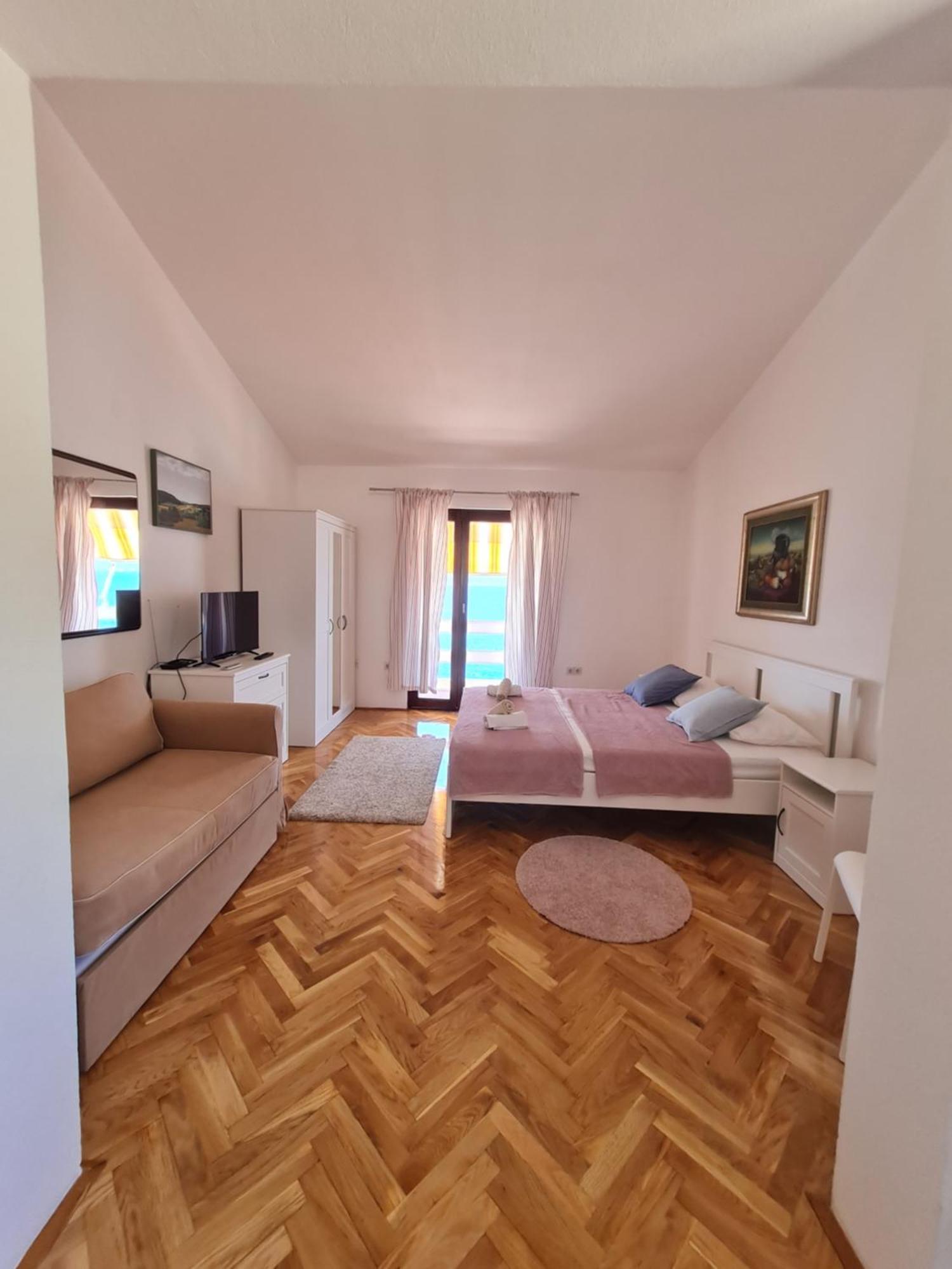 Apartments Apartmani Pintar Mimice Exterior photo