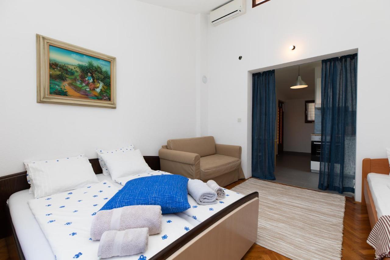 Apartments Apartmani Pintar Mimice Exterior photo